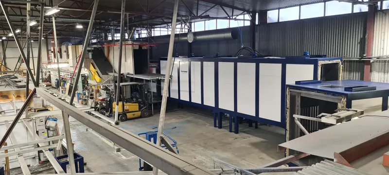 Den nya torkugnen installerad i hallen 2024, med linan och truck i förgrunden